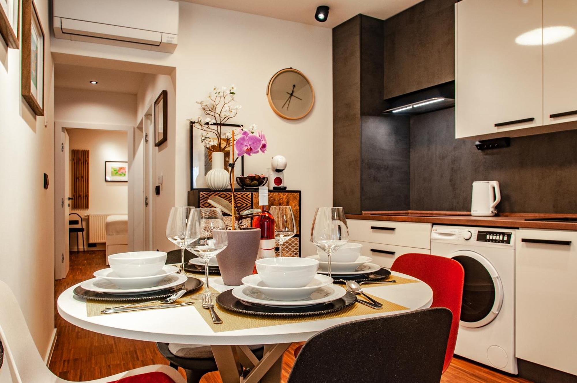 Six In The City Apartment, Любляна Экстерьер фото