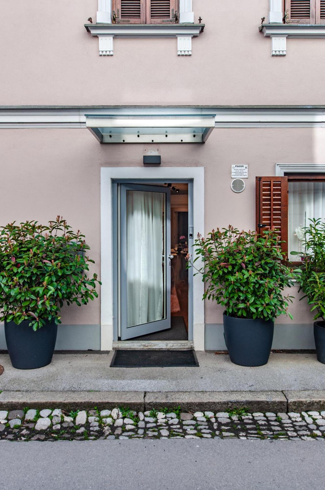Six In The City Apartment, Любляна Экстерьер фото