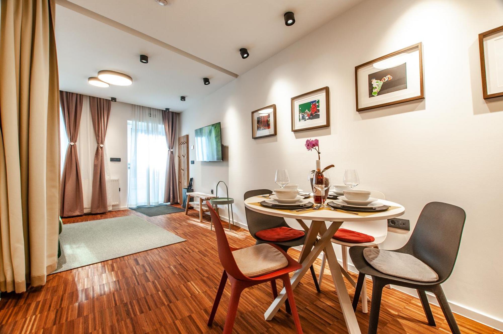 Six In The City Apartment, Любляна Экстерьер фото